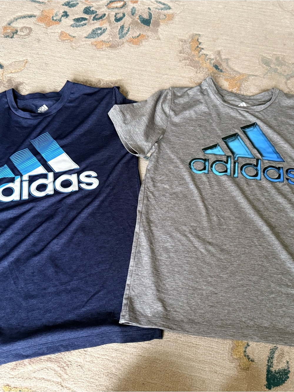 2x Adidas boy tshirt size L 14/16